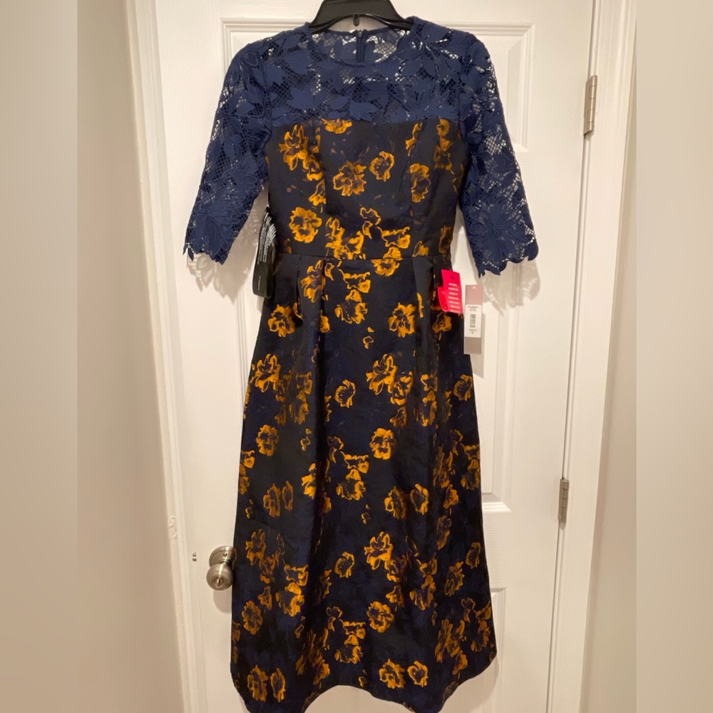 Kay Unger lace floral dress